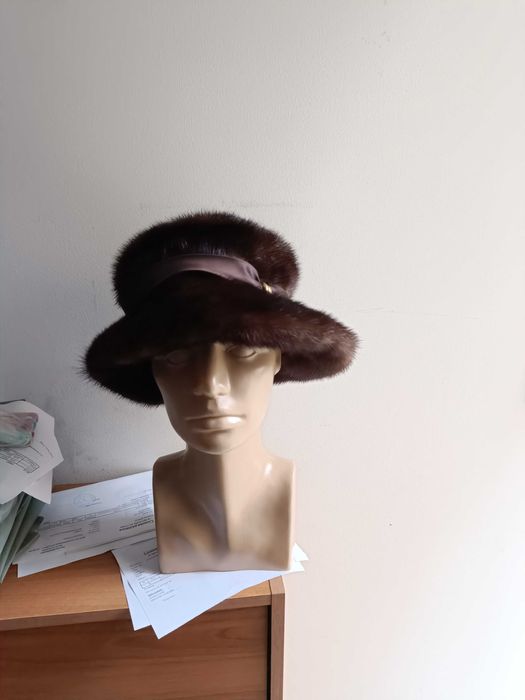 Дамска шапка от норка