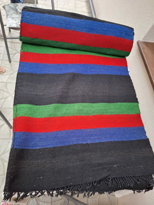 Автентичен вълнен килим