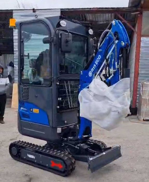 Miniexcavator RIPPA R15 ECO, ultimul model 2026, motor Kubota D722, 3 cupe