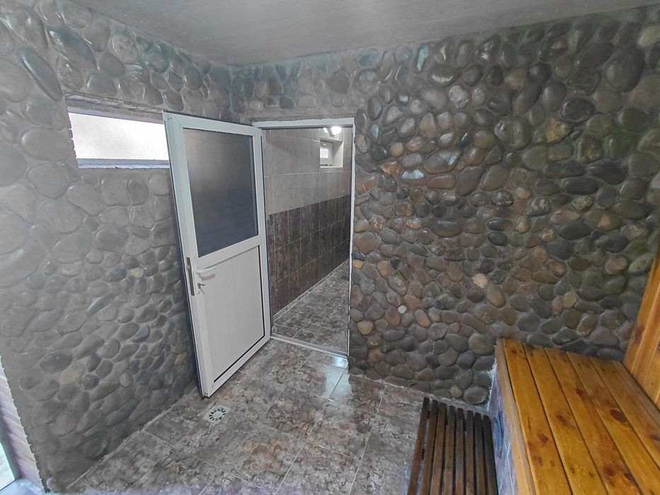 Моншасы бар үлкен үй сатылады