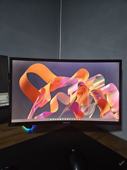 Vând monitor curbat Samsung 24"