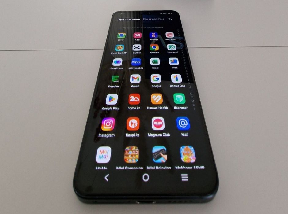 Vivo  v23. 5g. 128.8+8gb.