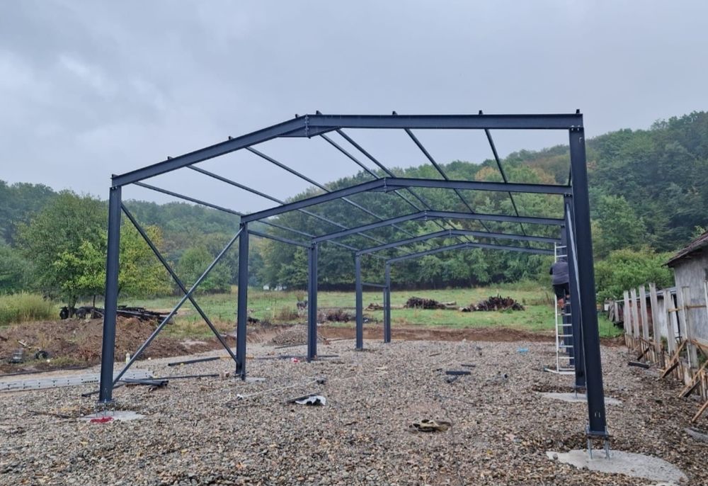 Vand hale metalice la super preț-calitate