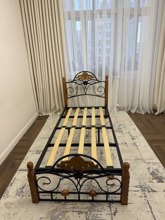 Продам деревянную кровать