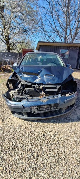 Dezmembrez Volkswagen Golf 5 an 2006 1.9TDi cod motor BKC