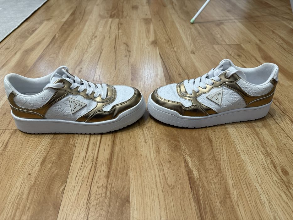 Guess оригинални дамски кецове