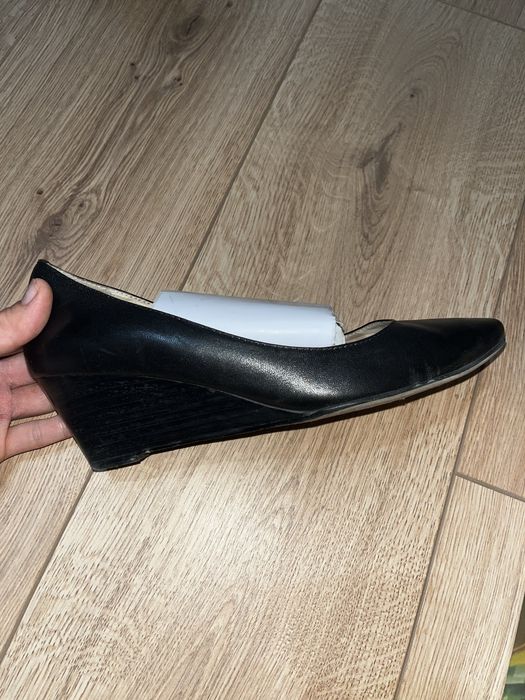 Продам черные туфли