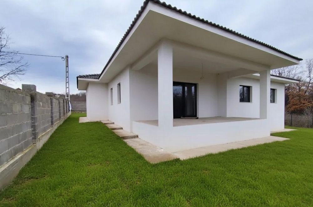 Casa Oradea aproape la alb