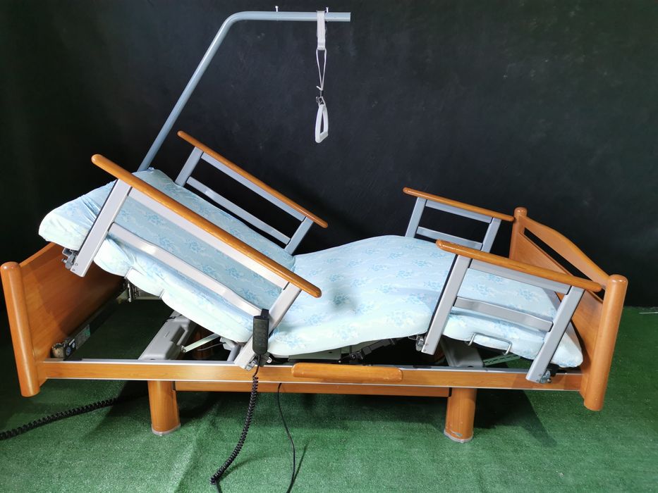 Електрическо болнично легло