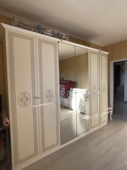 Продам спальный гарнитур