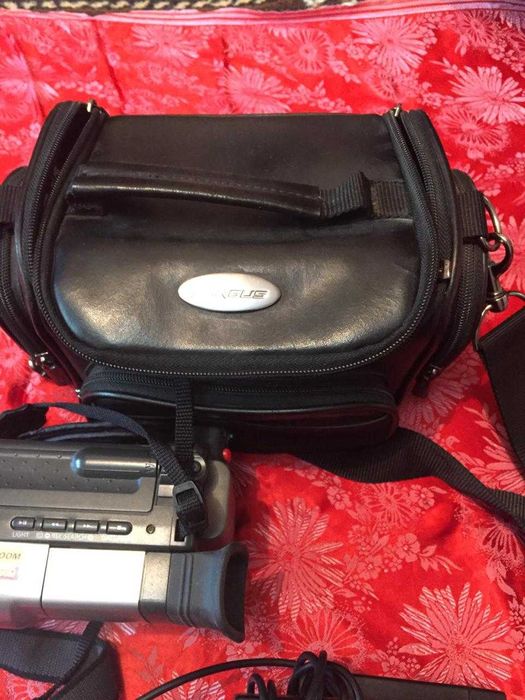 Продам видеокамеру " Samsung"Оригинал