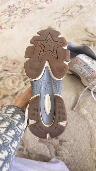 Продам  Кроссовки Dior
