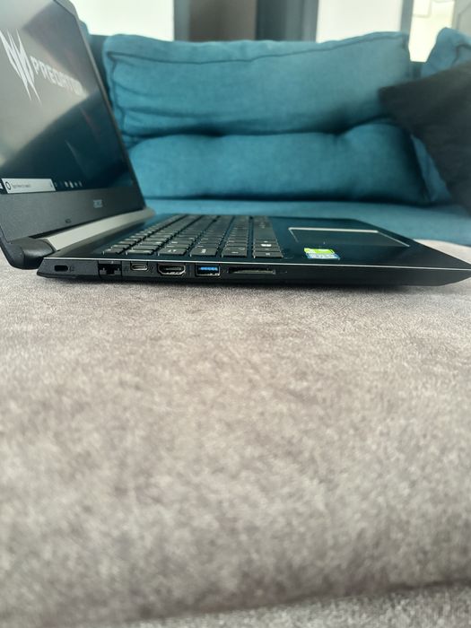 Acer gaming• i7-7500u• 12gb ram• Nvidia 2gb• SSD 256gb•