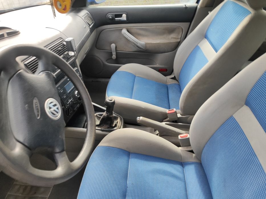 Vând Volkswagen Golf 4 Break 1.9 TDI