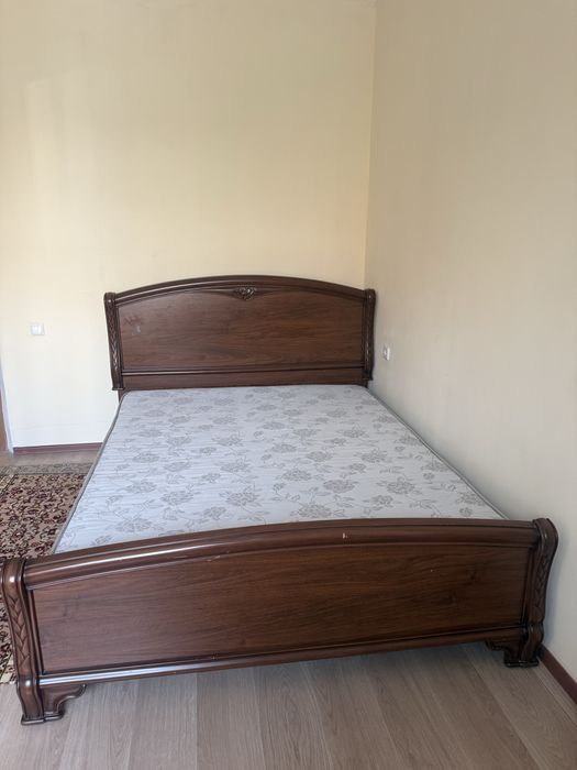Продам спальный гарнитур