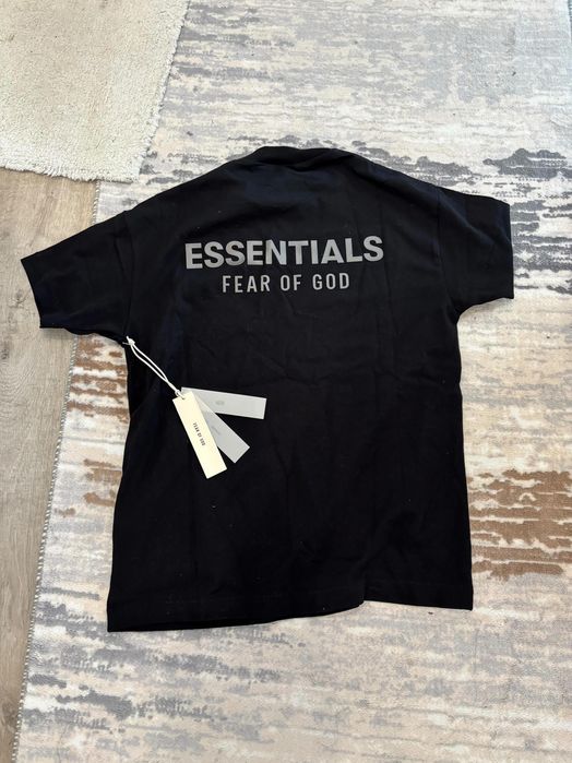 Essentials тениска