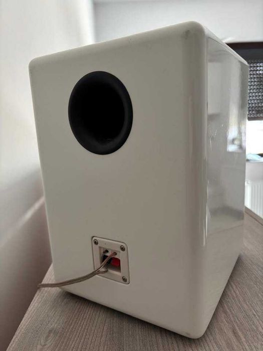 Boxe Albe Audioengine model 5