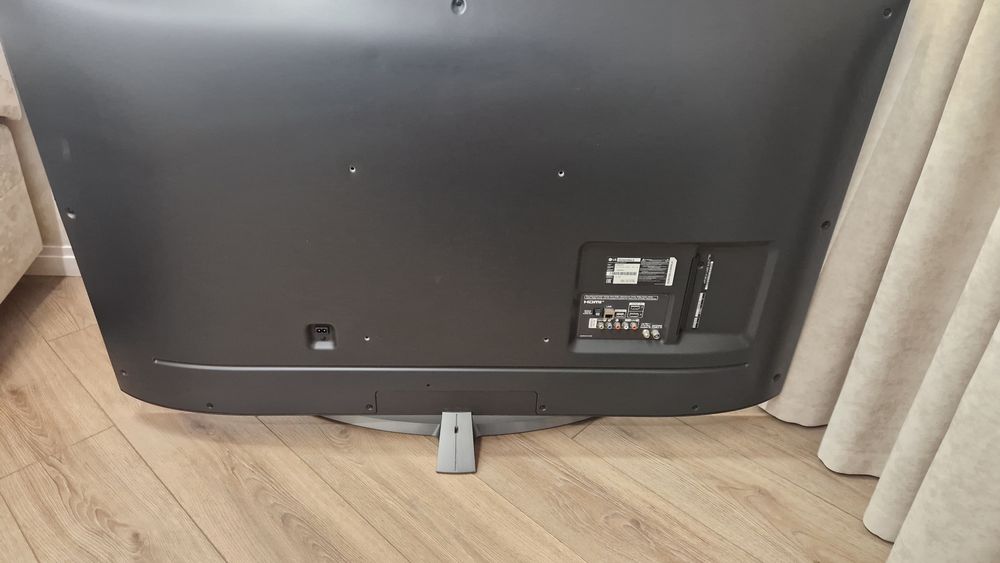 Продам телевизор LG на запчасти.