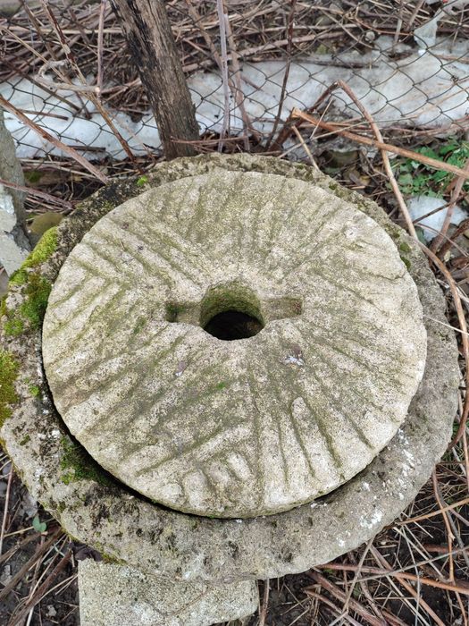 Pietre de moară pereche