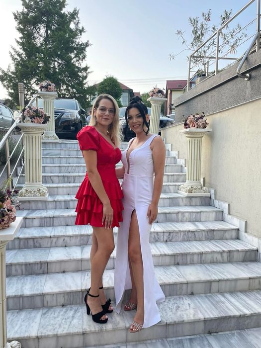 Vand rochie de mireasa/cununie