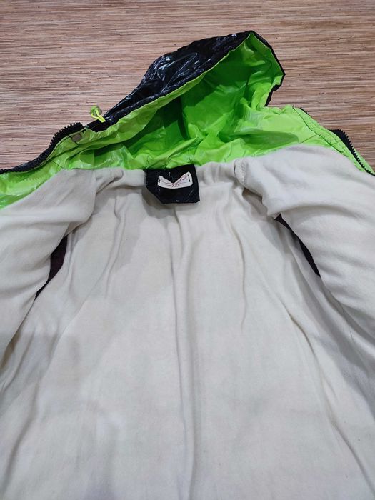 Продам куртку тёплую