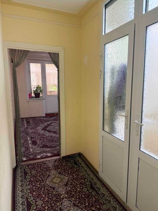 3 х комнатная на 2 м этаже  в 5 этажном доме 77 серия