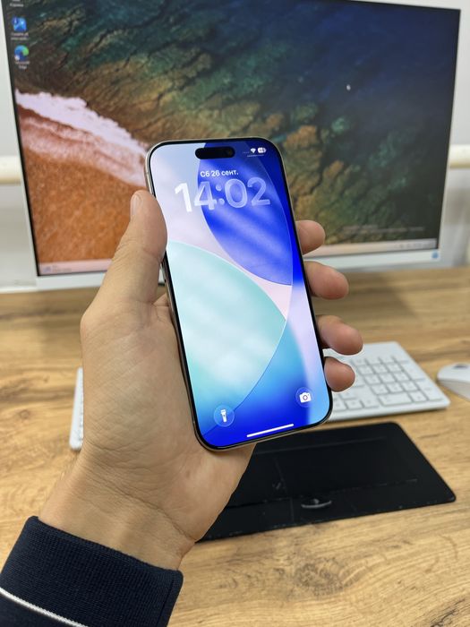 Телефон iPhone 16 Pro