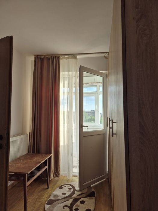 Închiriez apartament 2 camere în Târgoviște M11 et 4/4