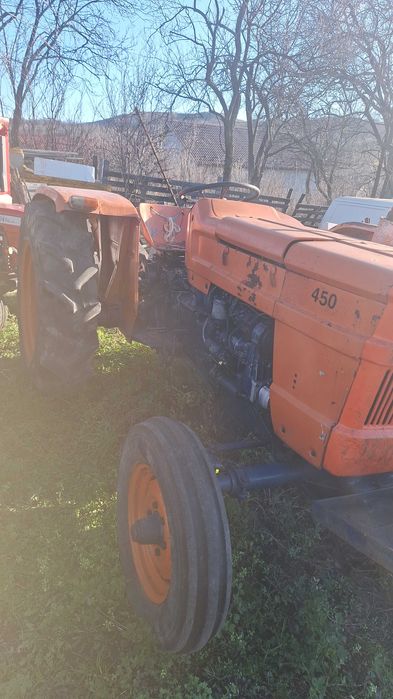 Vand tractoare fiat