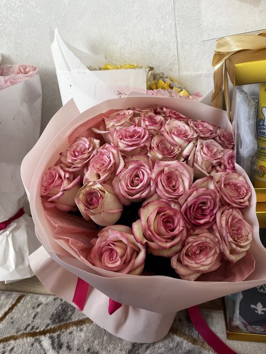 Гүлдер сатылады . Бүгін келген 5 мың