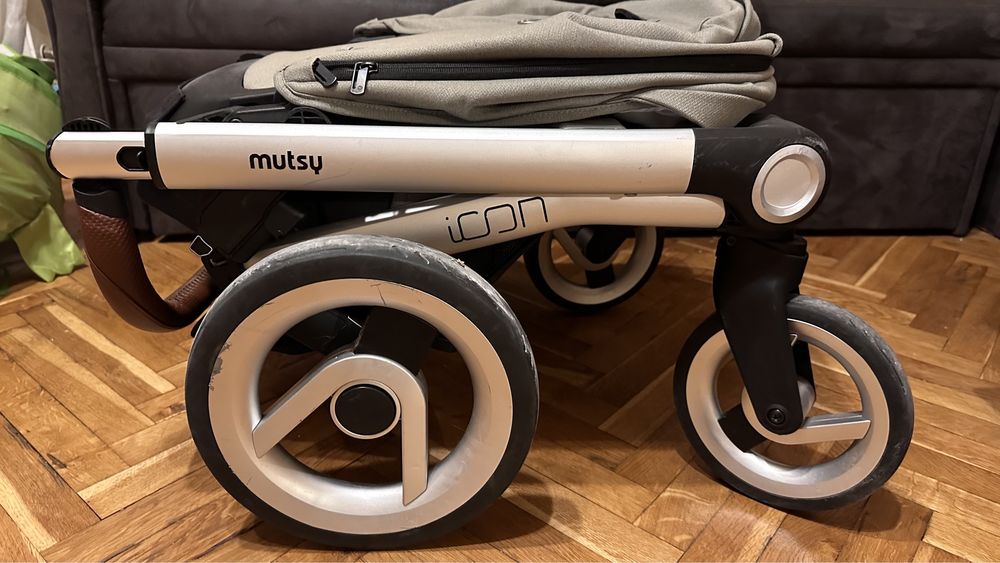 Бебешка количка Mutsy Icon