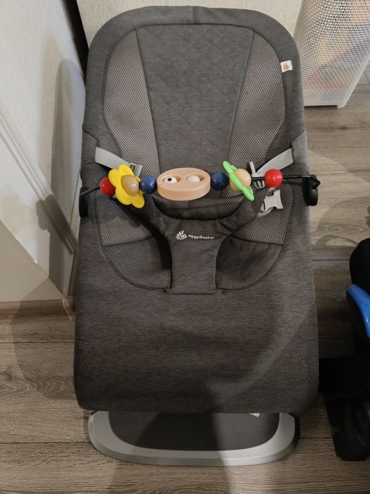 Продам шезлонг качалку