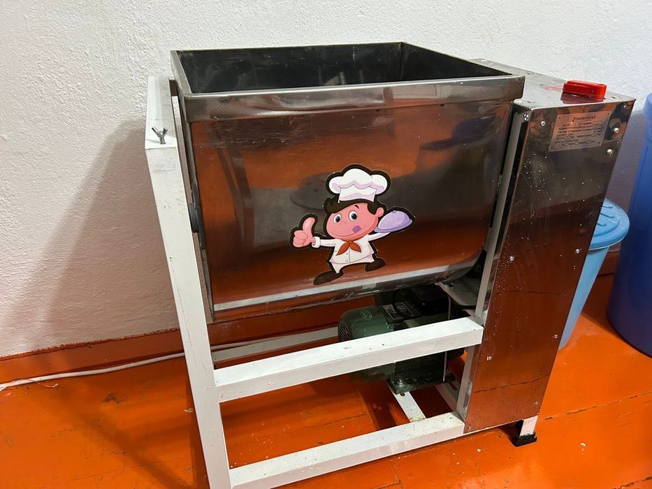 Бункерный Тестомес почти новый 15литр