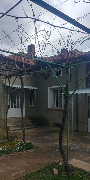 Къща в с.Долно Сахране