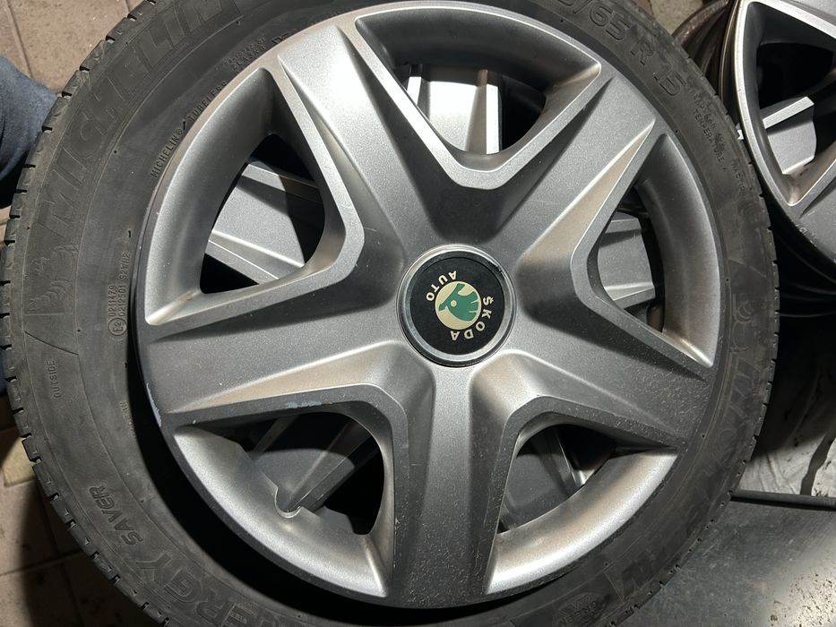 Jante + Anvelope de vara Michelin + Capace R15