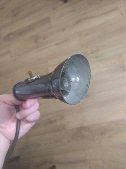 Продам Лампа переносная