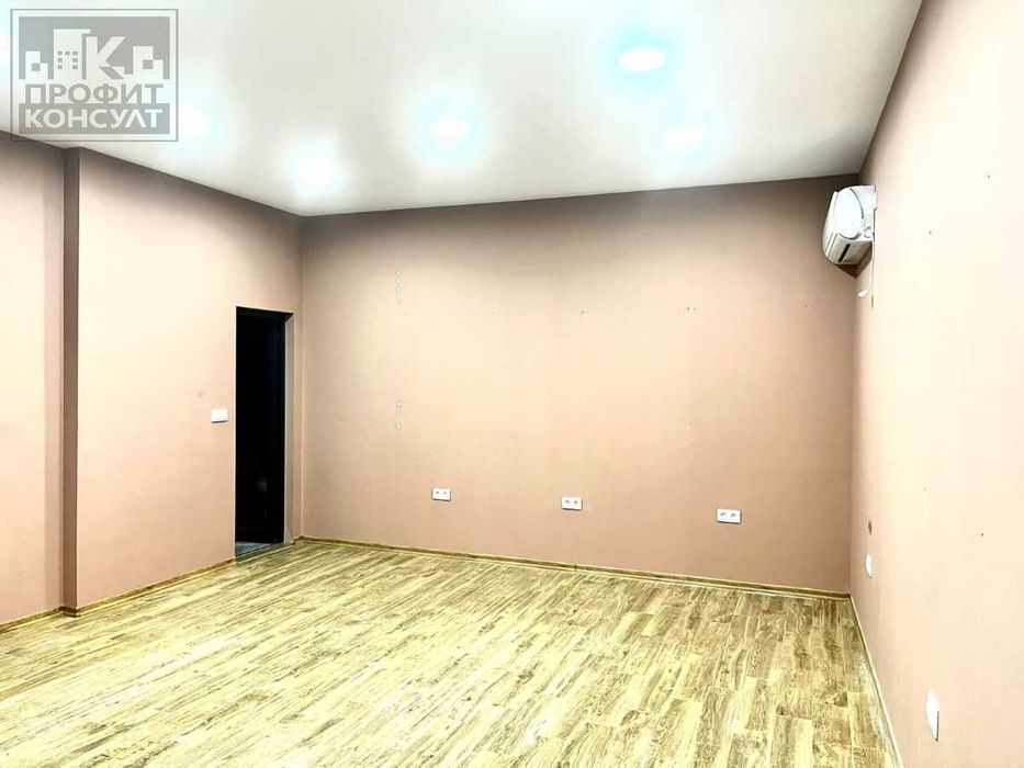 Дава се под наем Магазин в Велико Търново, Център - 40 кв.м за 408 € - Снимка #1