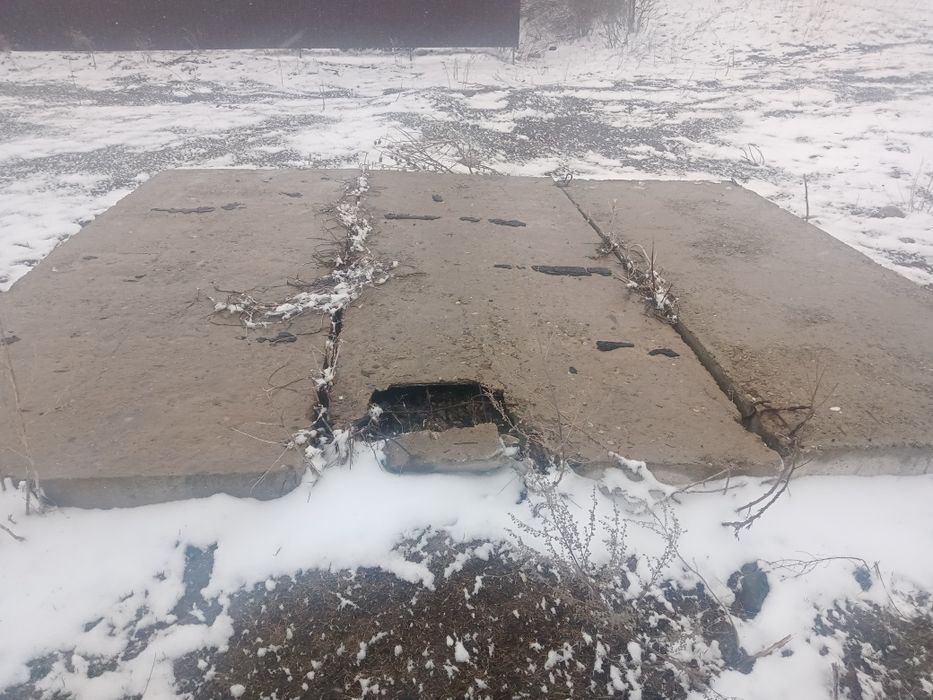 Бетонные плиты  длина 4метра ширина1.6