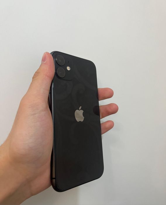 iPhone 11 (64 ГБ, АКБ — 100%)