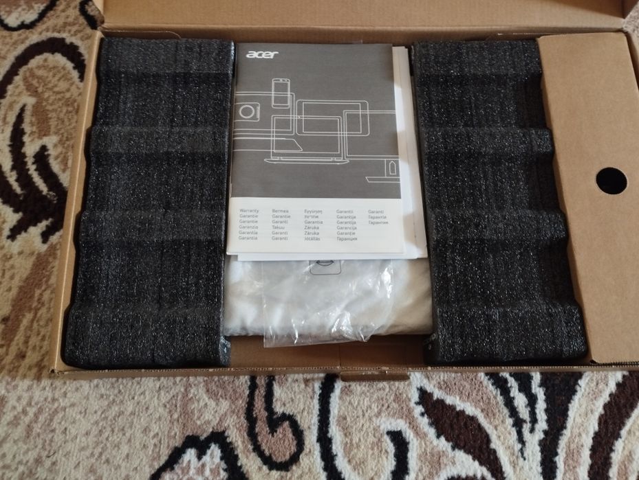 Noutbuk Acer 4/1 TRB