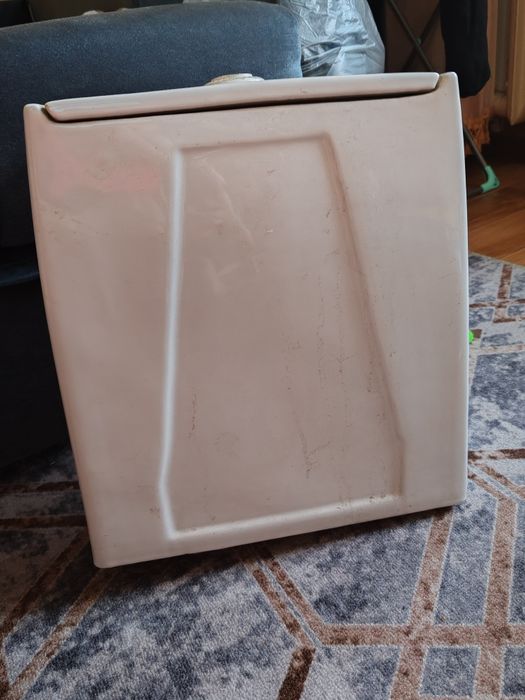 Бачок от унитаза