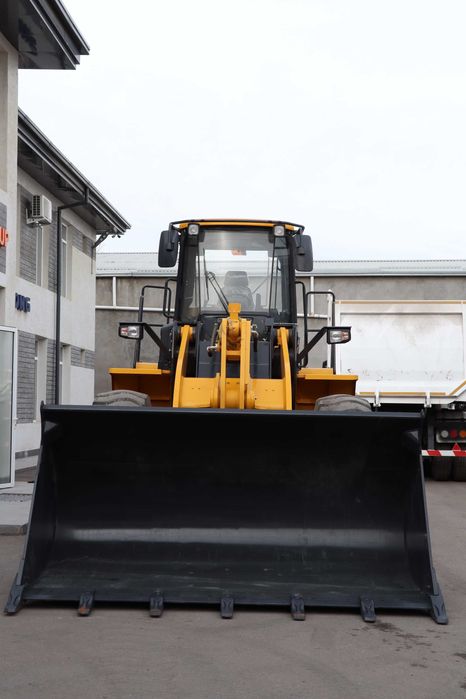 Yangi 3,3 м³ Frontal pogruzchik bazamizada mavjud