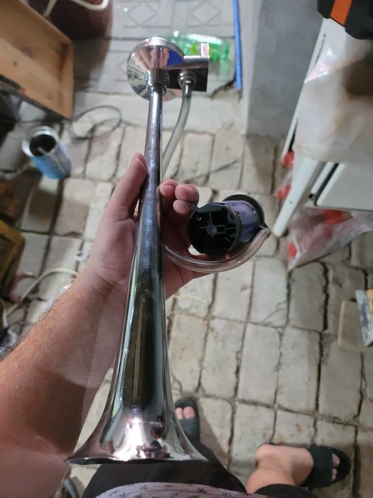 Воздушный сигнал громкий