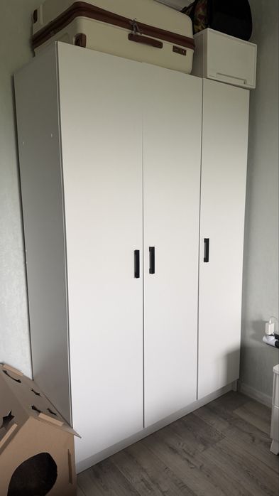 Шкаф для одежды белый
