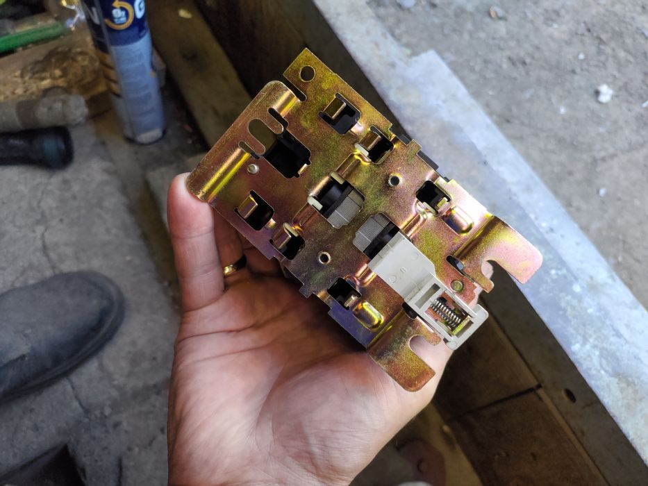 Продам три пускателя ПМ.380v.40A.