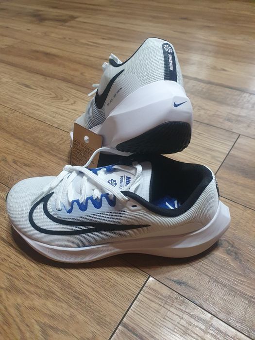 Vând adidasi nike zoom fly5