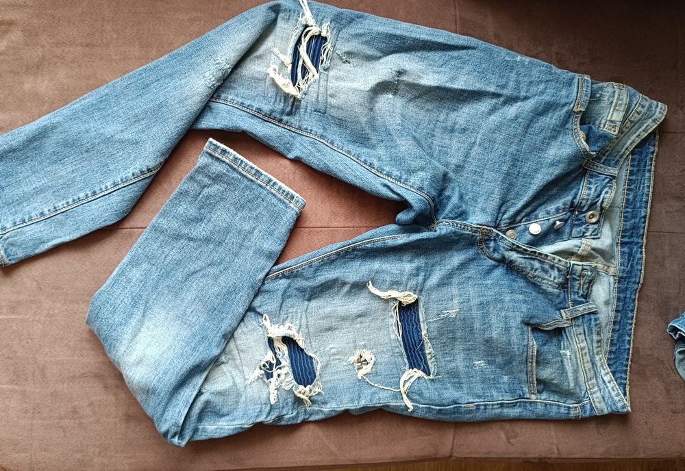 Мъжки дънки номер 32.