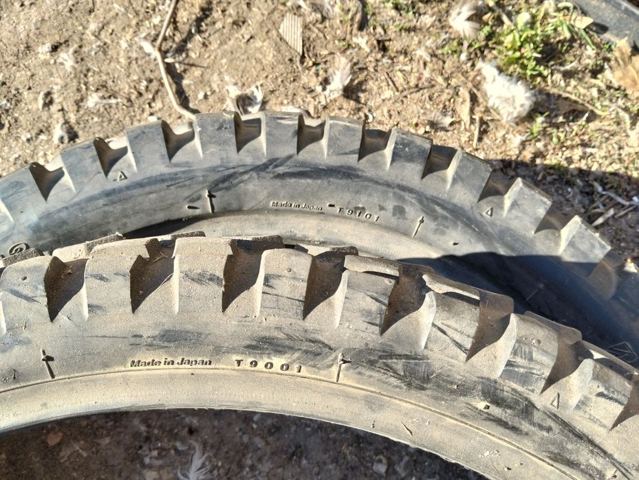 Продам шины на мотоцикл для кросса.