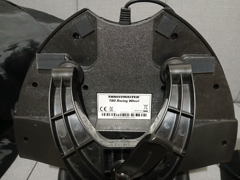 Volan gaming Thrustmaster T80  compatibil PC , PS3 SI PS4