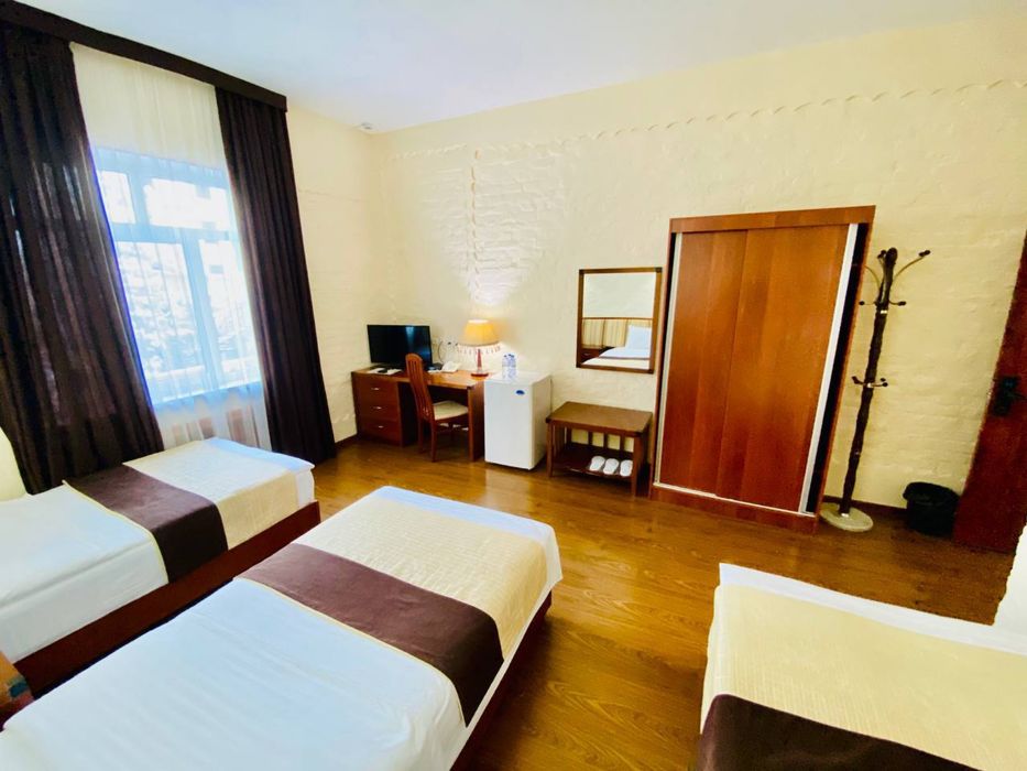 Продажа Гостиницы по Ул Шота Руставели 3800м2 ориентир Гранд Мир отель